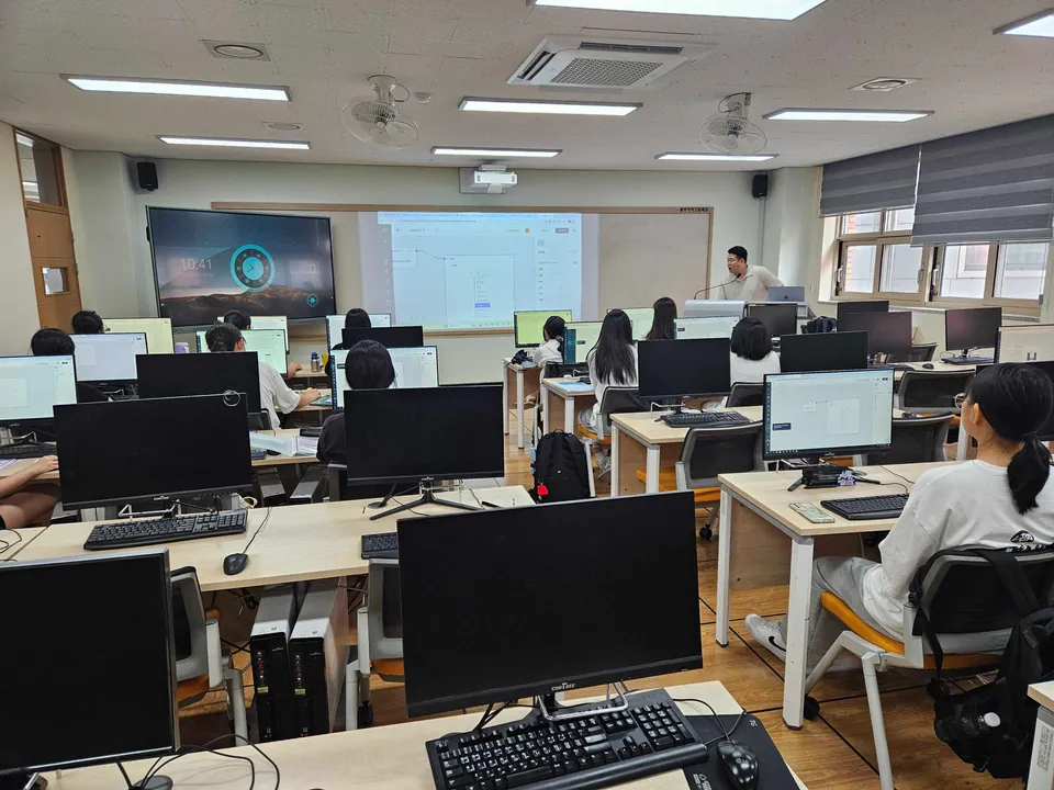 원주여자고등학교 AI활용 방과후 수업 교육 현장 사진